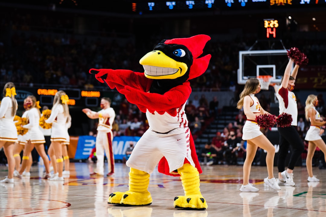 Photo Fighting Illini mascot